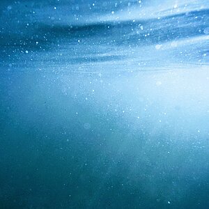 Photo de l'océan prise sous l'eau